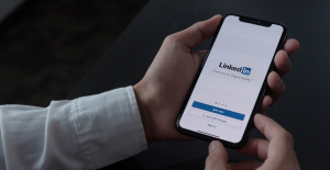 Increasing Visibility in the Financial Community with LinkedIn